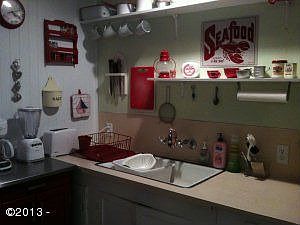 4th image of 6321 SW Harbor Ave