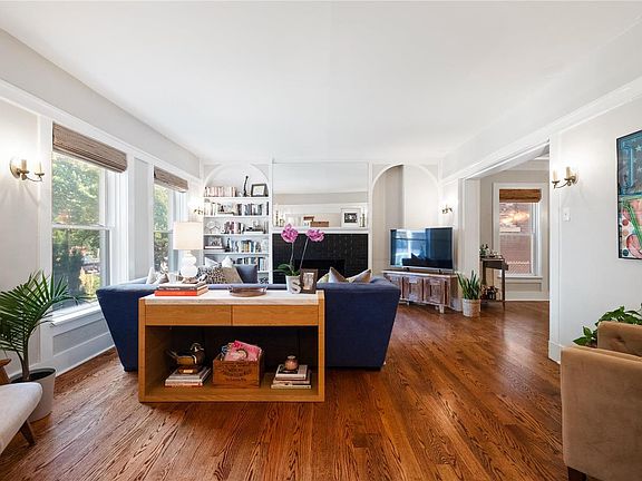 3rd image of 4732 Westminster Pl