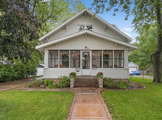 39 S Division St, Zeeland, MI 49464