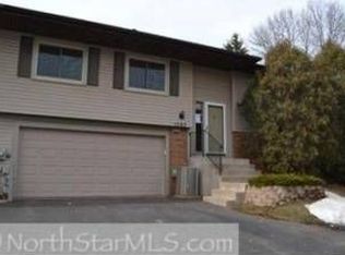 1083 Amble Dr, Shoreview, MN 55126