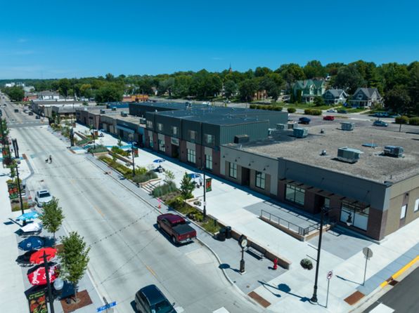 101 Main St S #206