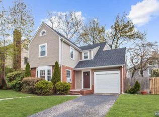 1205 Sussex Rd, Teaneck, NJ 07666