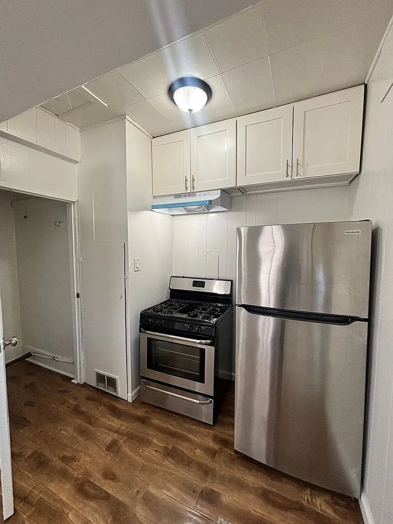 1 bed, 1.0 bath, $2,289 — Photo 2