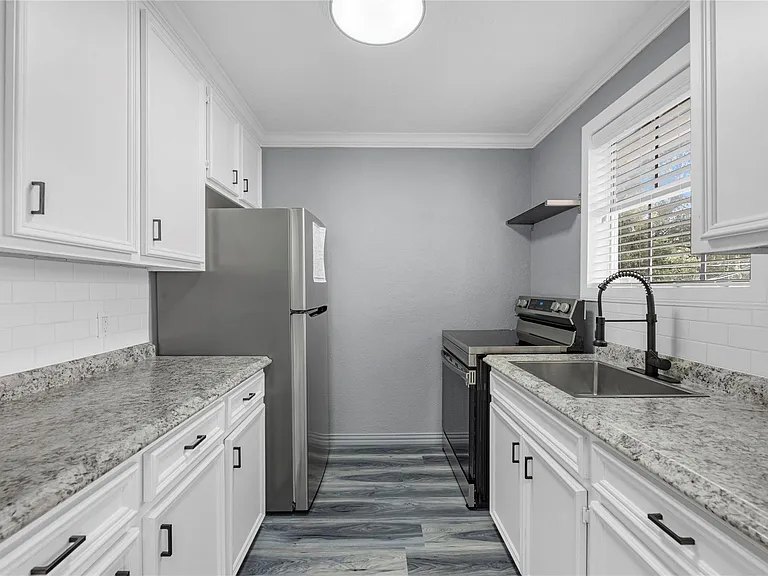 502 Frawley St #2 — Photo 8