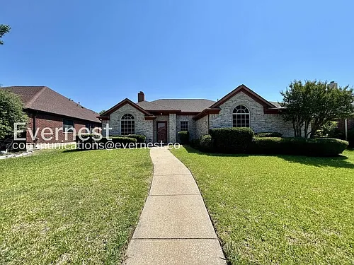 1608 Willow Crk Photo 1
