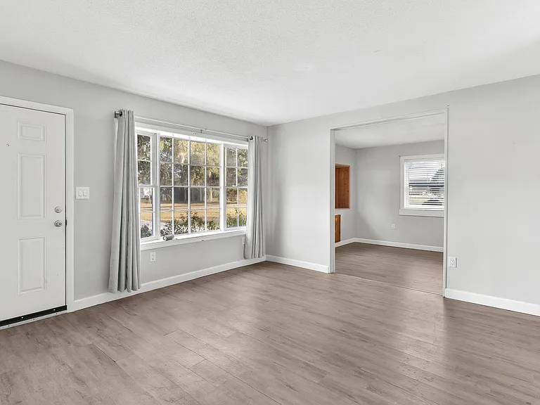 500 College Ave — Photo 10