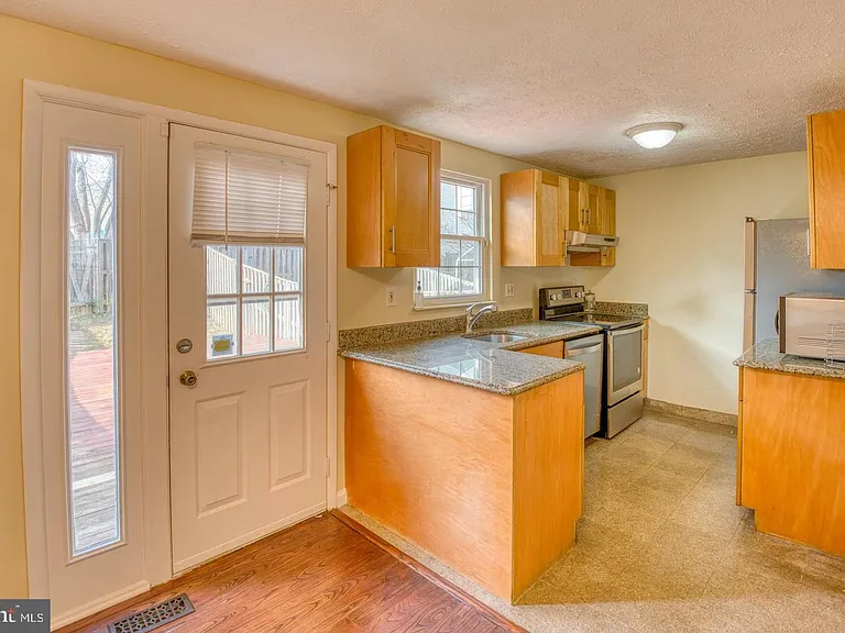 9220 Pinenut Ct — Photo 7