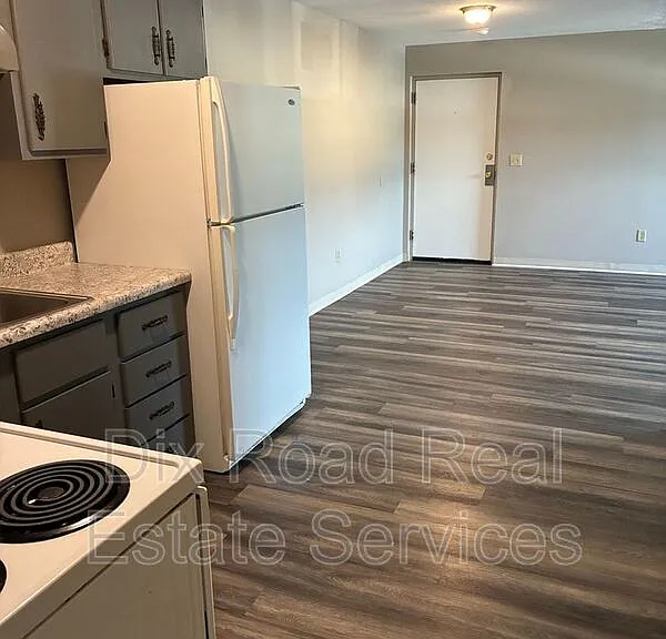 735 Trumbull St #5 — Photo 8