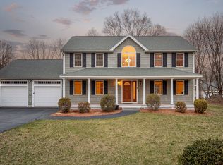 6 Parkhurst Rd, Chelmsford, MA 01824