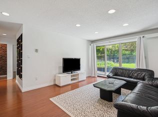 9857 Manchester Dr #101, Burnaby, BC V3N 4P5