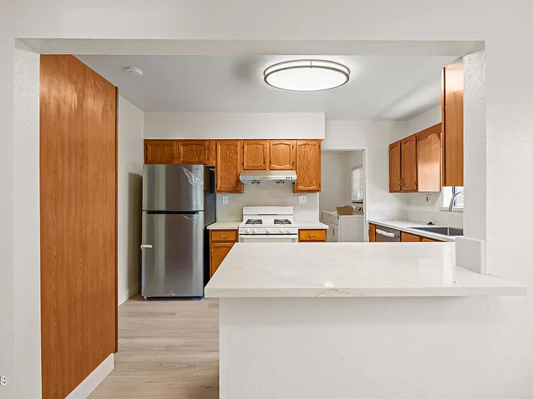 50 S Parkwood Ave — Photo 13