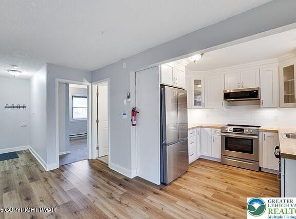 4th image of 9390 Birch Ln