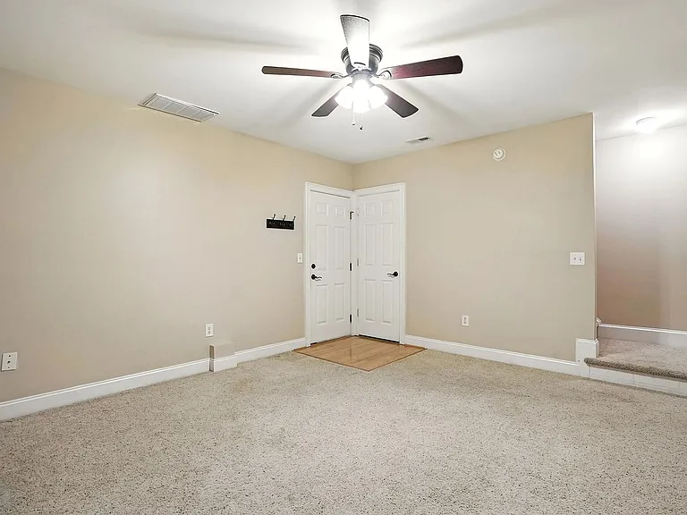 104 W Savannah Ridge Rd — Photo 24