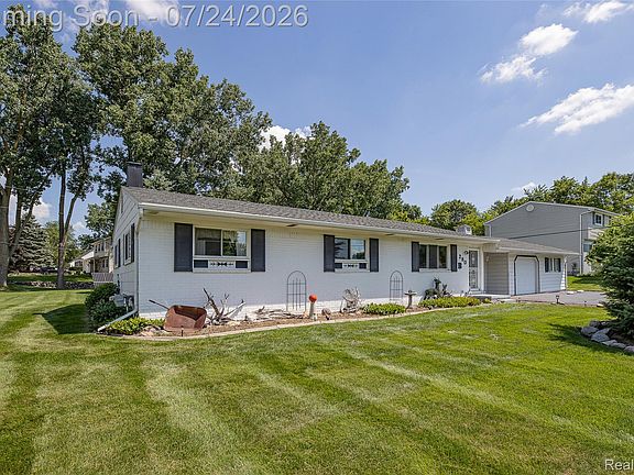 2nd image of 280 Kintyre Dr
