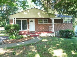 220 River Rd, Waynesboro, VA 22980