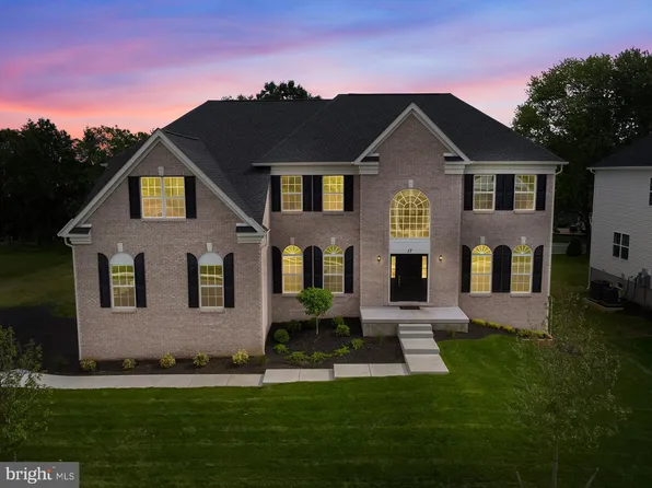 17 Charlotte Ct, Marlton, NJ 08053