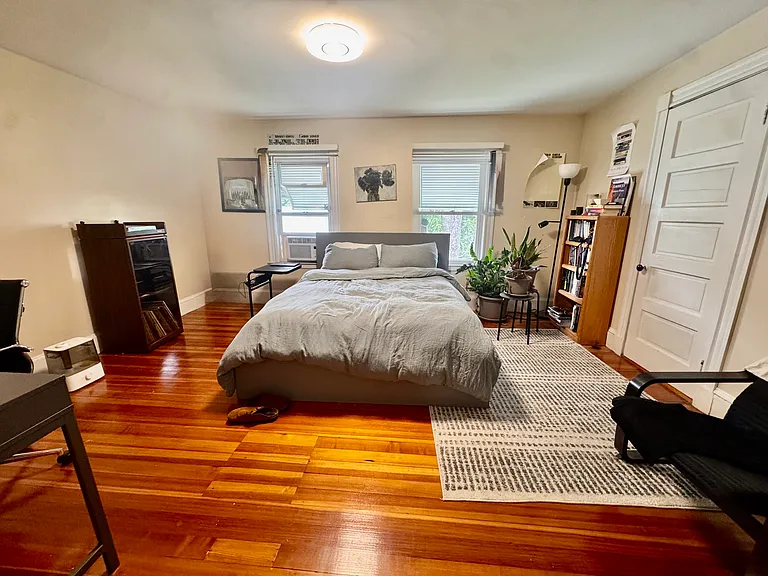 36 Simpson Ave #2 — Photo 8
