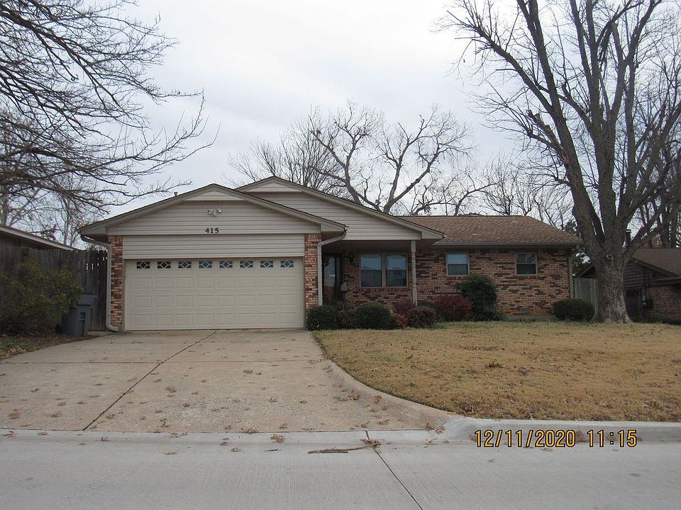 1st image of 415 NW Woodland Dr