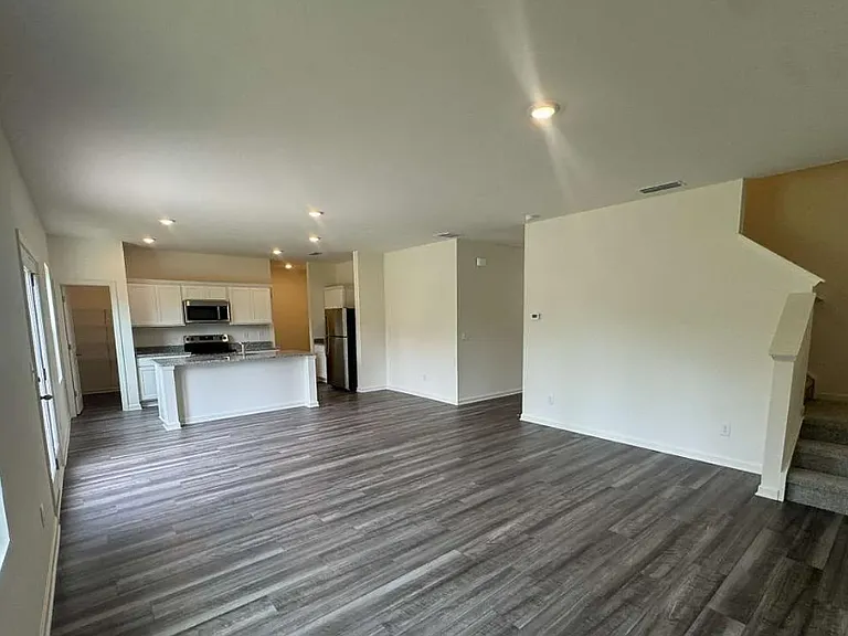 237 Silverton Dr — Photo 9