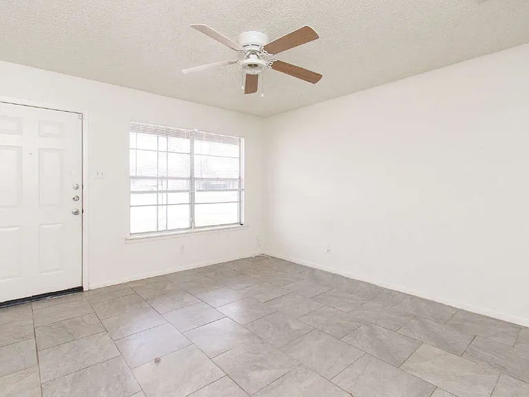 1513 Janis Dr #A — Photo 3