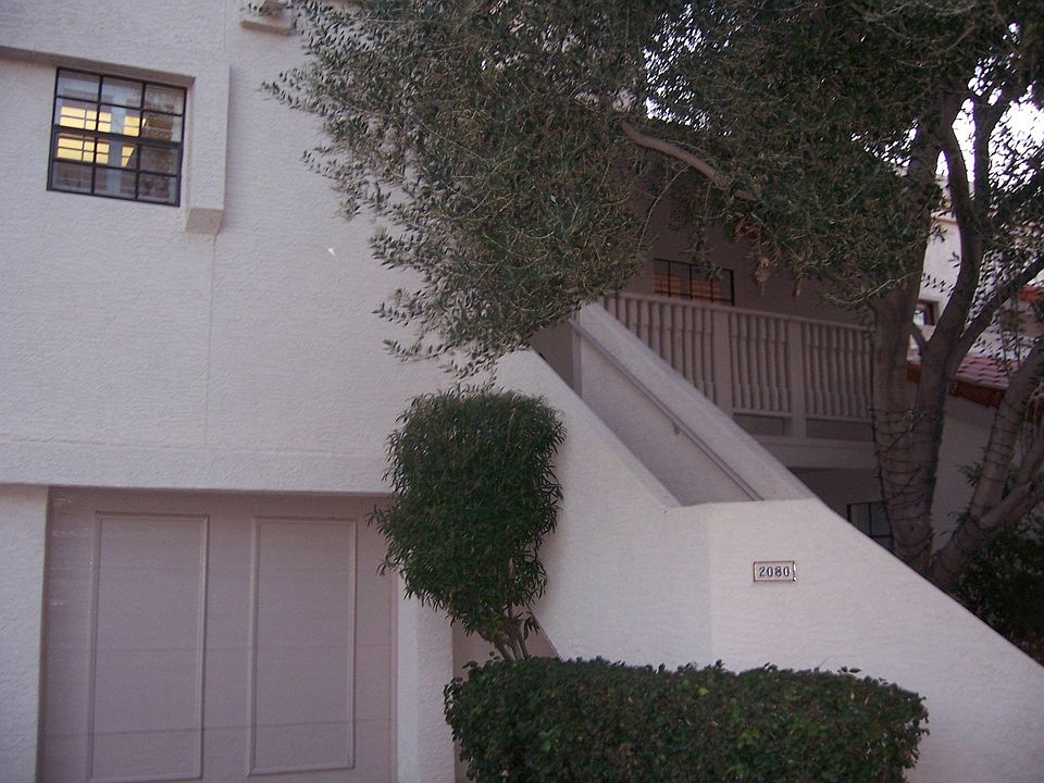 2 bedroom twnhse with garage in Golf Course Community-Scottsdale,AZ