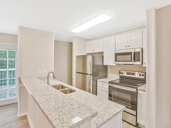 3rd image of 3452 W Elmwood Cir
