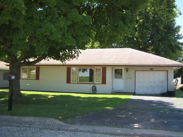 302 W Holly Dr, Washington, IL 61571