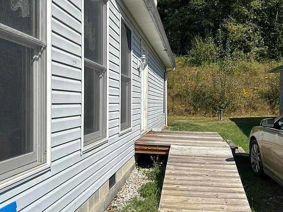 5th image of 643 Sun Rd