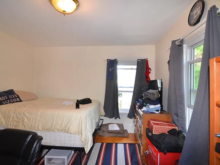 308 Belmont St — Photo 5