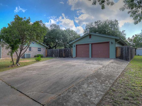 4th image of 261 E Lakeshore Dr