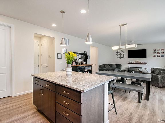 4th image of 985 White Leaf Cir
