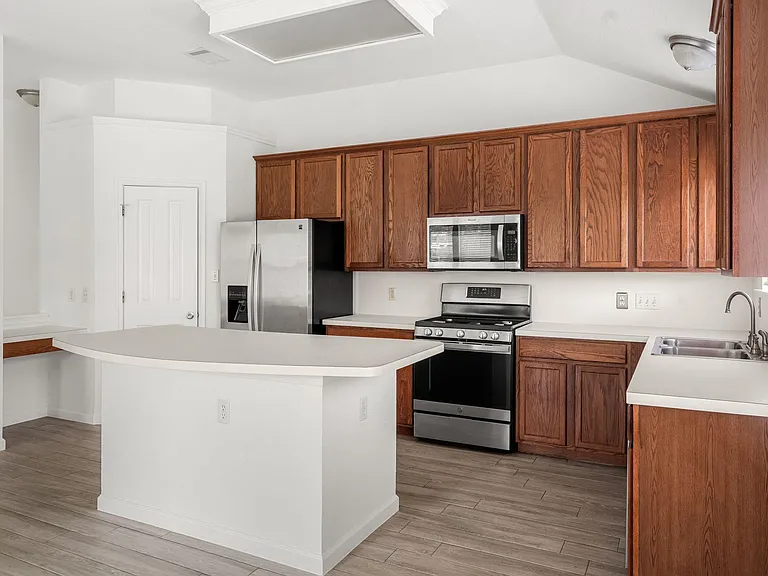 5900 Taylorcrest Dr — Photo 10