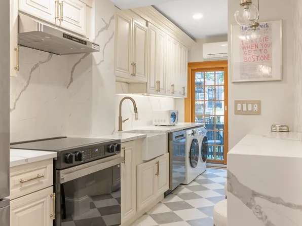 15 Concord Sq #A, Boston, MA 02118