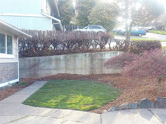 5th image of 2031 E 35th St