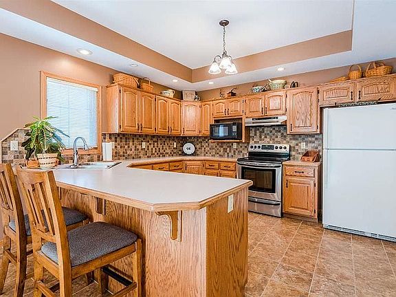 4th image of 102 Oakhill Dr