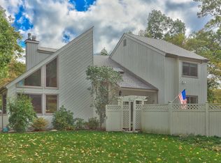 6 Old Wagon Rd, Mount Kisco, NY 10549