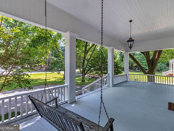3rd image of 380 Forest Hill Rd