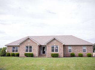 33 Hunters Crossing Way, Bowling Green, KY 42104