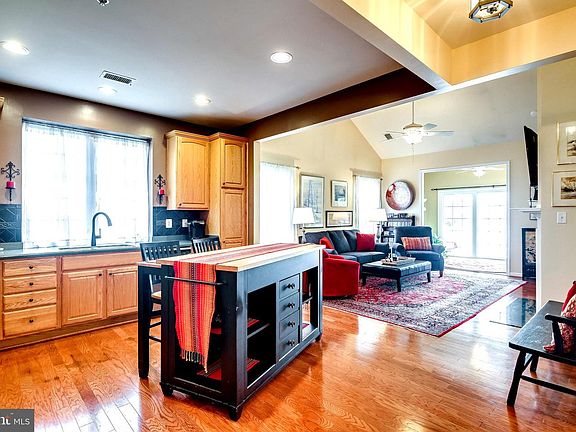 5th image of 300 Butterfly Dr #65