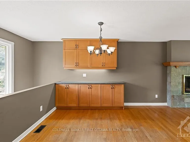 12 Oakwood Ave — Photo 8