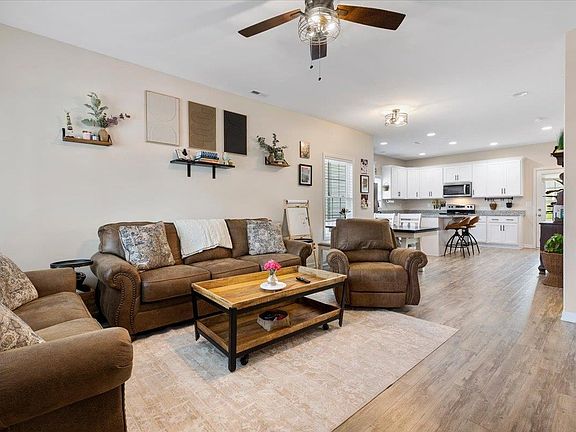 5th image of 335 Bernies Way