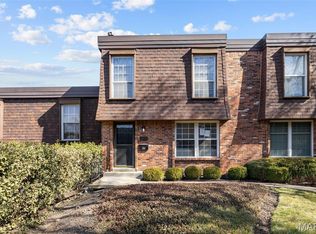 13479 Coliseum Dr, Chesterfield, MO 63017