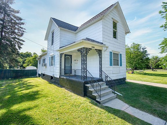2nd image of 1308 S Elm Ave