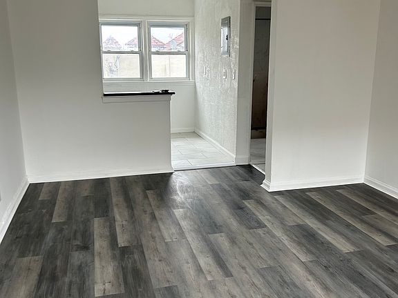 4th image of 431 E Broadway APT 2A
