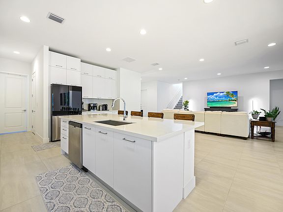 5th image of 10466 SW 57th Court