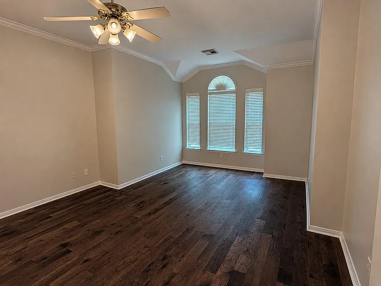 1405 Rosalie St — Photo 9