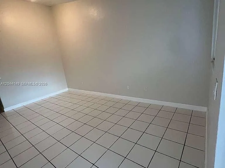 1661 SE 28th St #202 — Photo 2