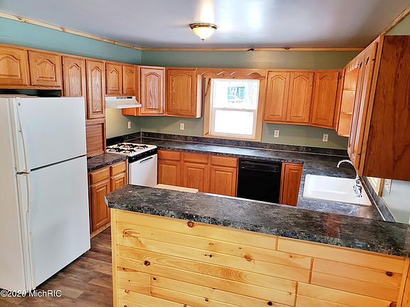 5th image of 411 N Evergreen Dr