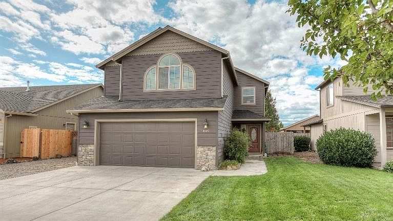 1st image of 649 Woodlark Dr