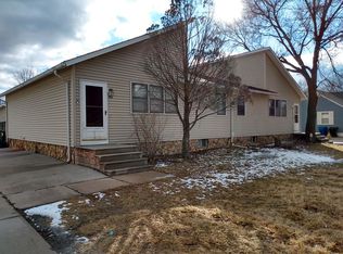 2015-2017 E 34th St, Kearney, NE 68847